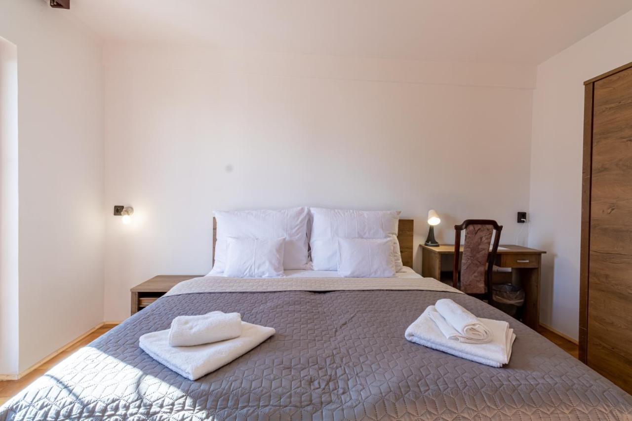 Bed and Breakfast Peregrino Panzio à Budaörs Extérieur photo